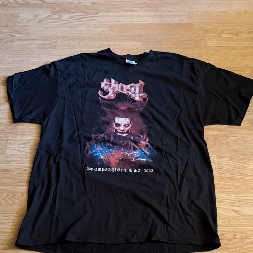 Black Graphic T-Shirt Ghost tour 2023